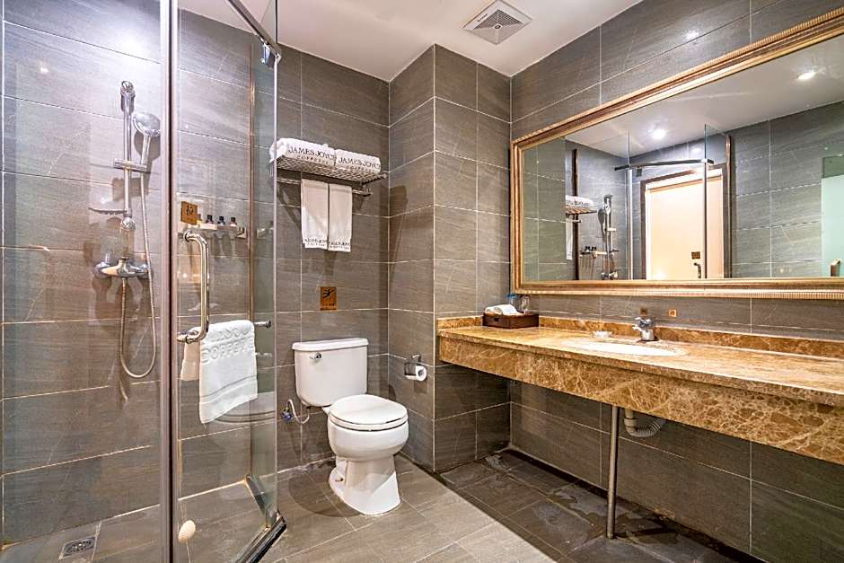 James Joyce Coffetel Chongqing Huangnibang Subway Station