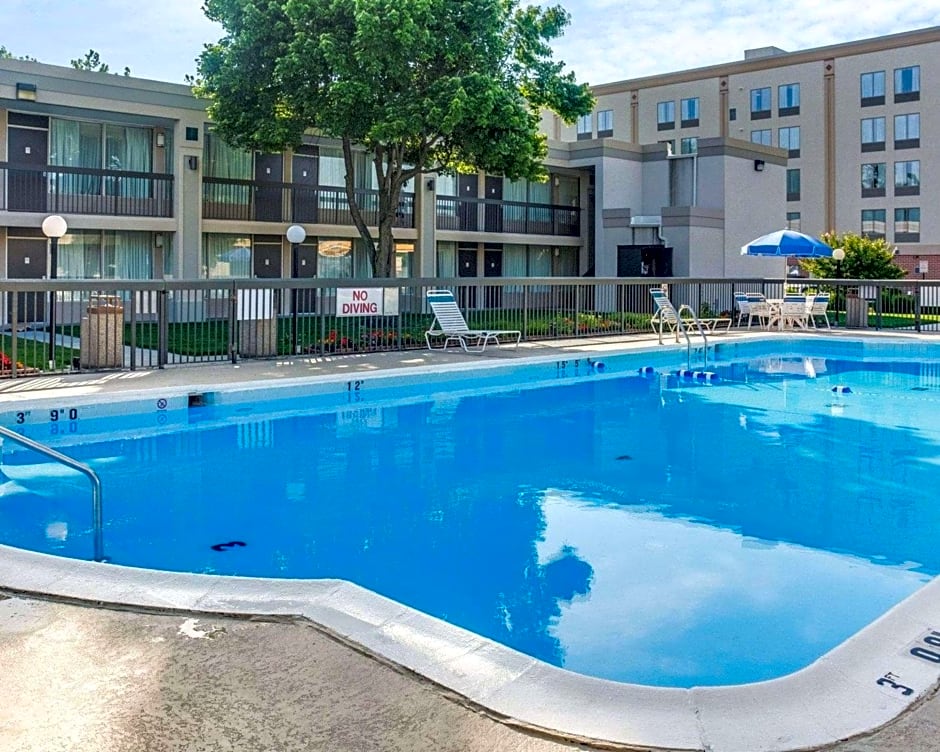 Clarion Inn