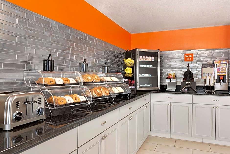 Howard Johnson by Wyndham Harrisonburg