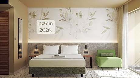 Standard Twin Room with Extra Bed and Park View