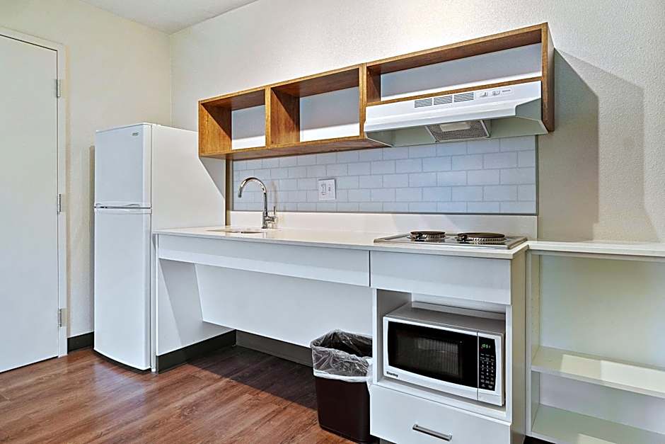 Extended Stay America Suites - San Francisco - San Mateo - SFO