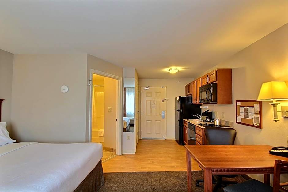 Candlewood Suites Milwaukee Airport - Oak Creek By IHG