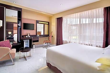 Standard Queen Room