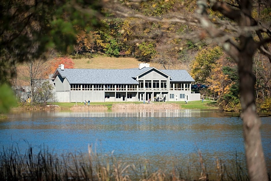 Peaks of Otter Lodge