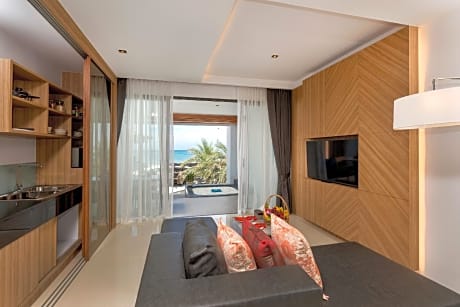 Luxury Beachfront Suite