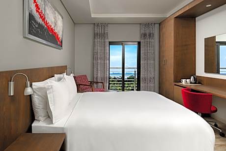 Standard Queen Room with Balcony and Pool View