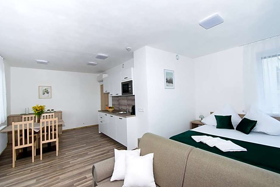 Solid Gold Garni Hotel