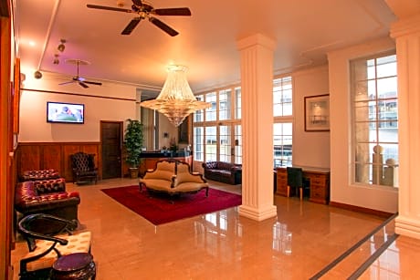 Executive Queen Room