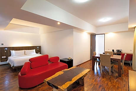 Royal Two-Bedroom Suite