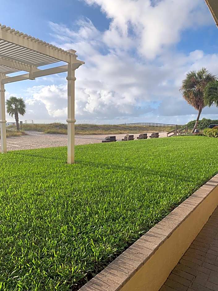 Island Inn unit 315