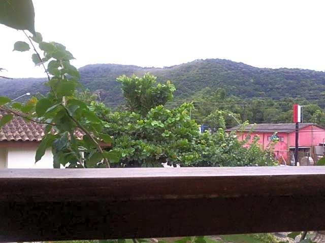 Casa em Juquehy, condomínio com piscina, área verde a 700 m da praia