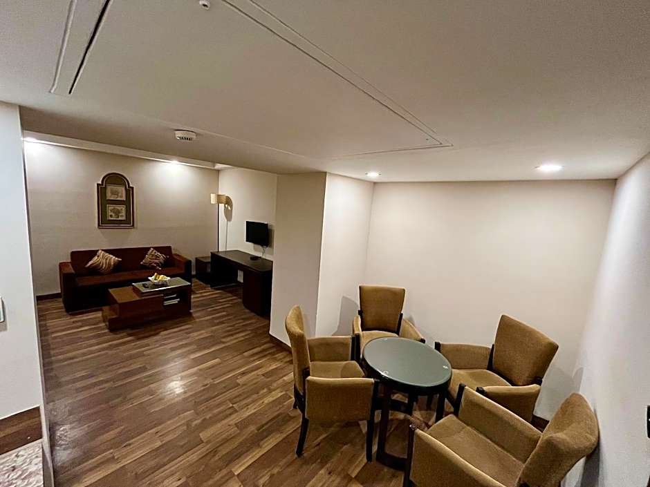 Vibe By The Lalit Traveller