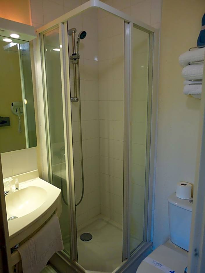Kyriad Chantilly Hotel