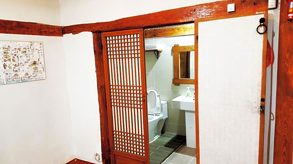 In-Yeon Hanok Guesthouse