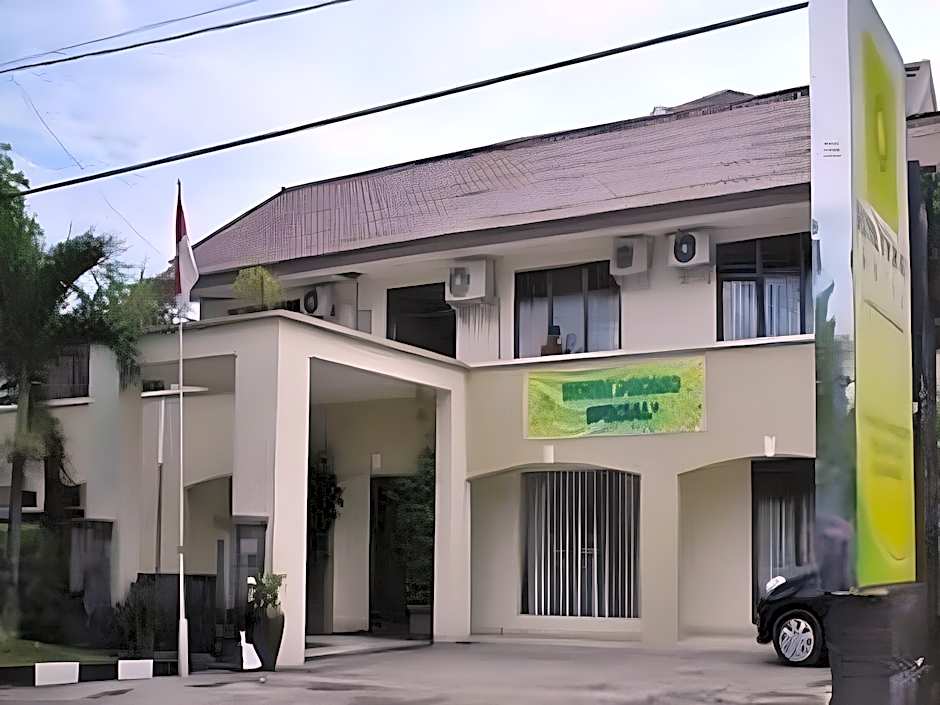 RedDoorz @ Jalan Sriwijaya Semarang