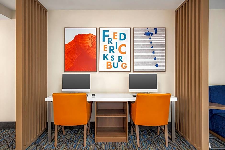 Holiday Inn Express Hotel & Suites Fredericksburg By IHG