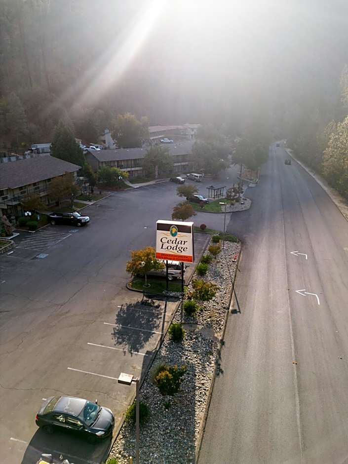 Cedar Lodge