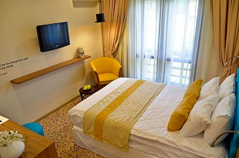 Hotel Capitolina City Chic