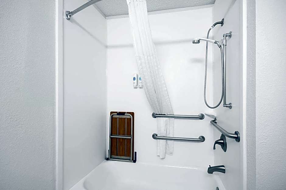 Comfort Inn & Suites Cincinnati Eastgate