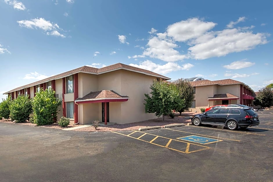 AmericInn by Wyndham La Crosse Riverfront-Conference Center