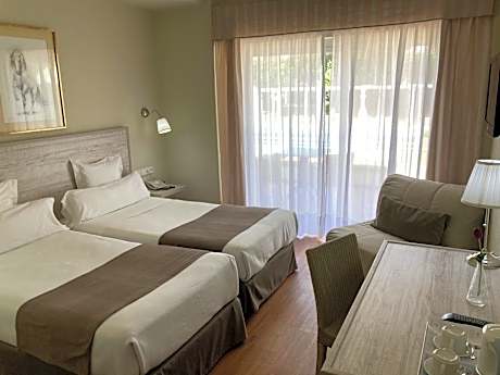 JUNIOR SUITE FOR 2 ADULTS + 1 CHILD