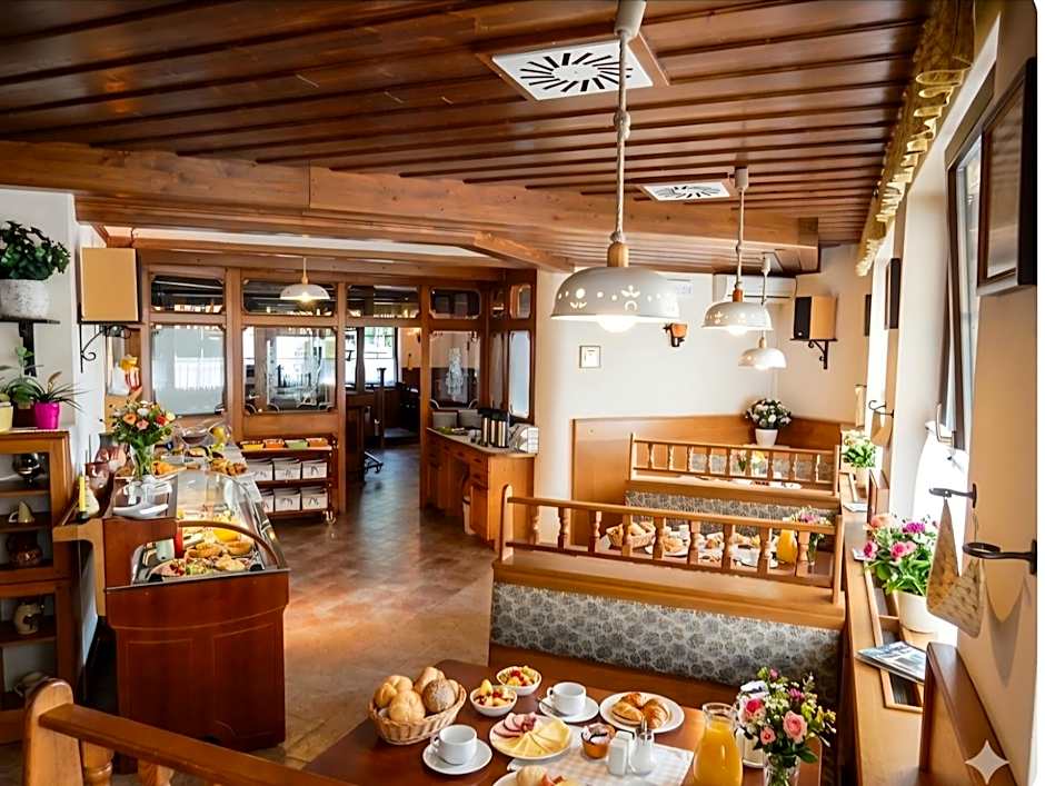 Garni Hotel & Apartments Terano