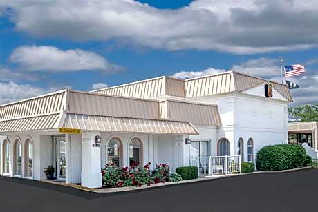 Super 8 by Wyndham Morton Grove/Chicago