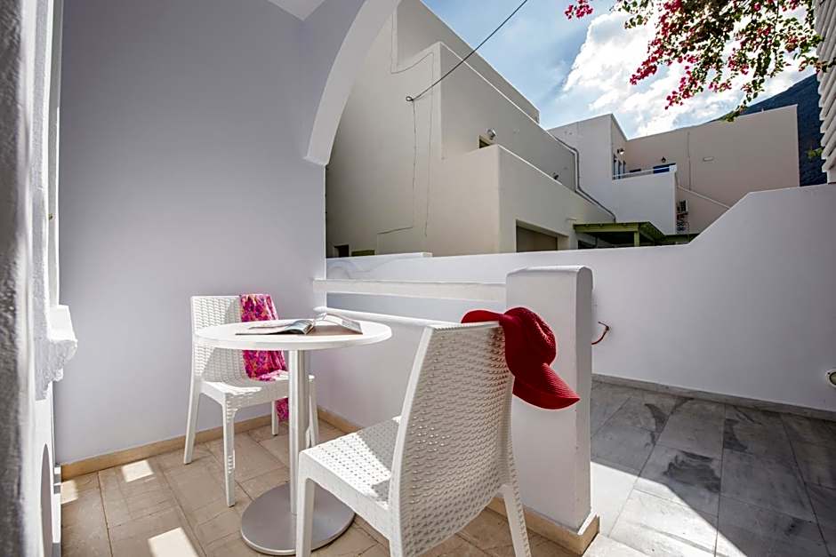 Blue Waves Suites & Apartments