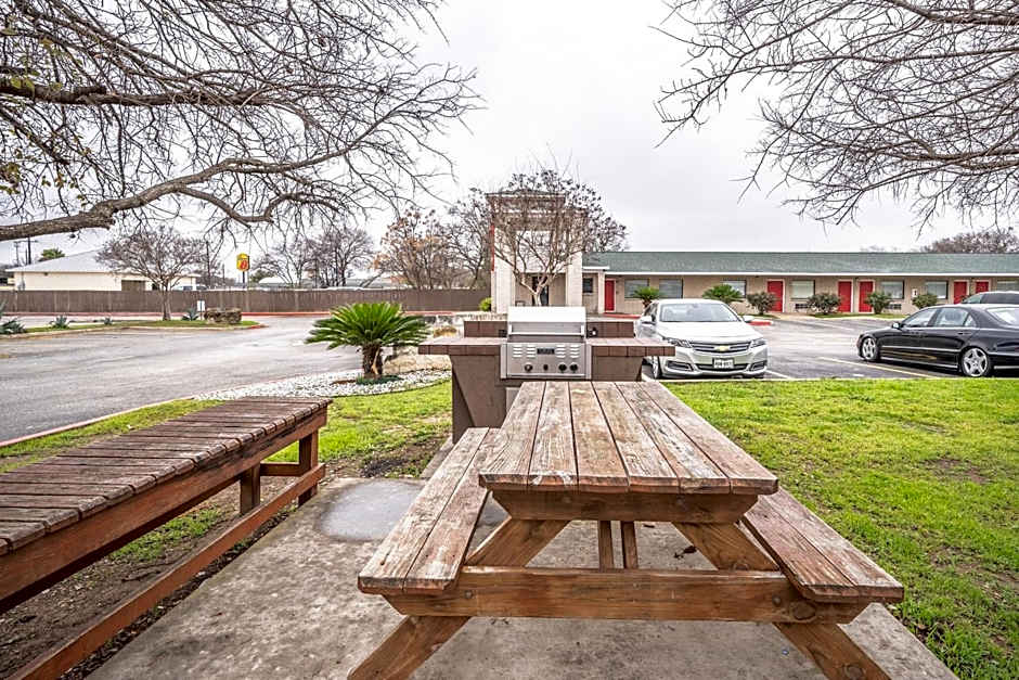 OYO Hotel San Antonio near AT&T Center