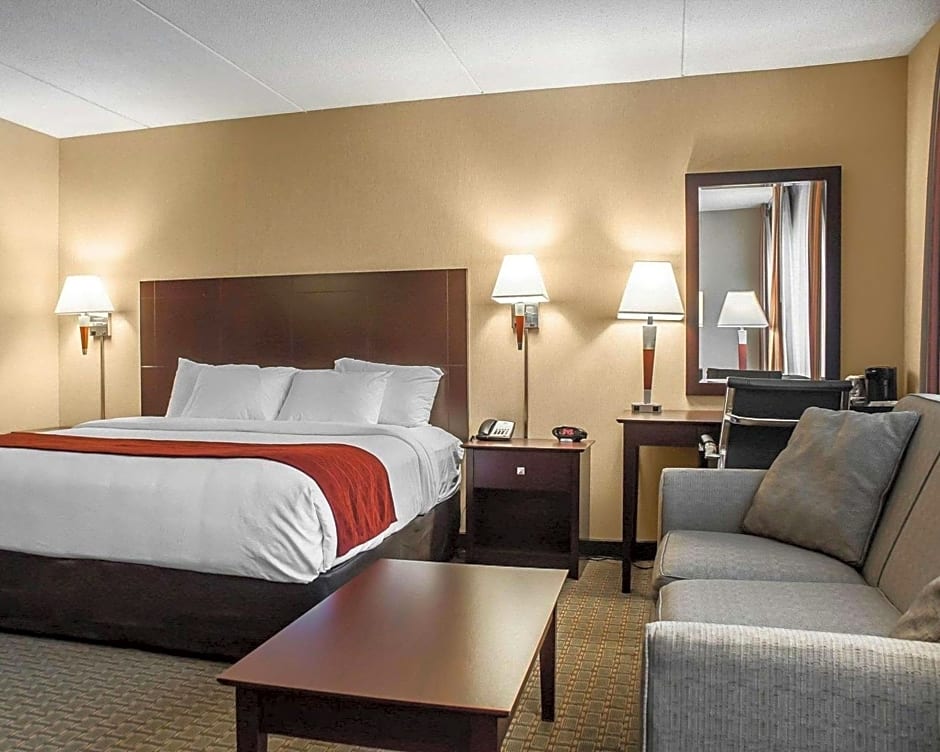 Comfort Inn & Suites Watertown