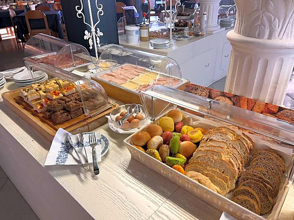 G&D Hotel Deanna Pool&Brunch