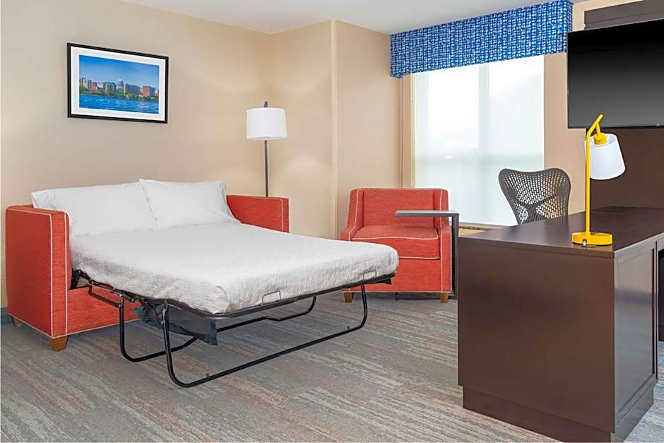 Hampton Inn By Hilton & Suites Madison Downtown