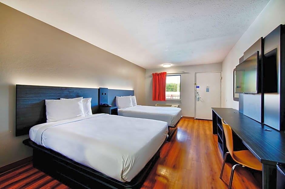 Motel 6-Gainesville, GA