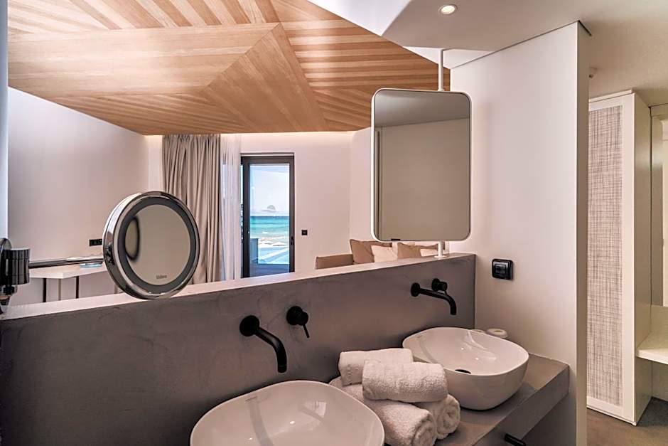 Caravel Suites - Adults Only