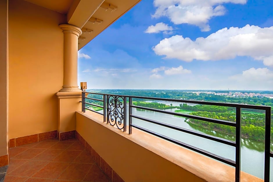 Suqian Shangyang Lake New Century Hotel