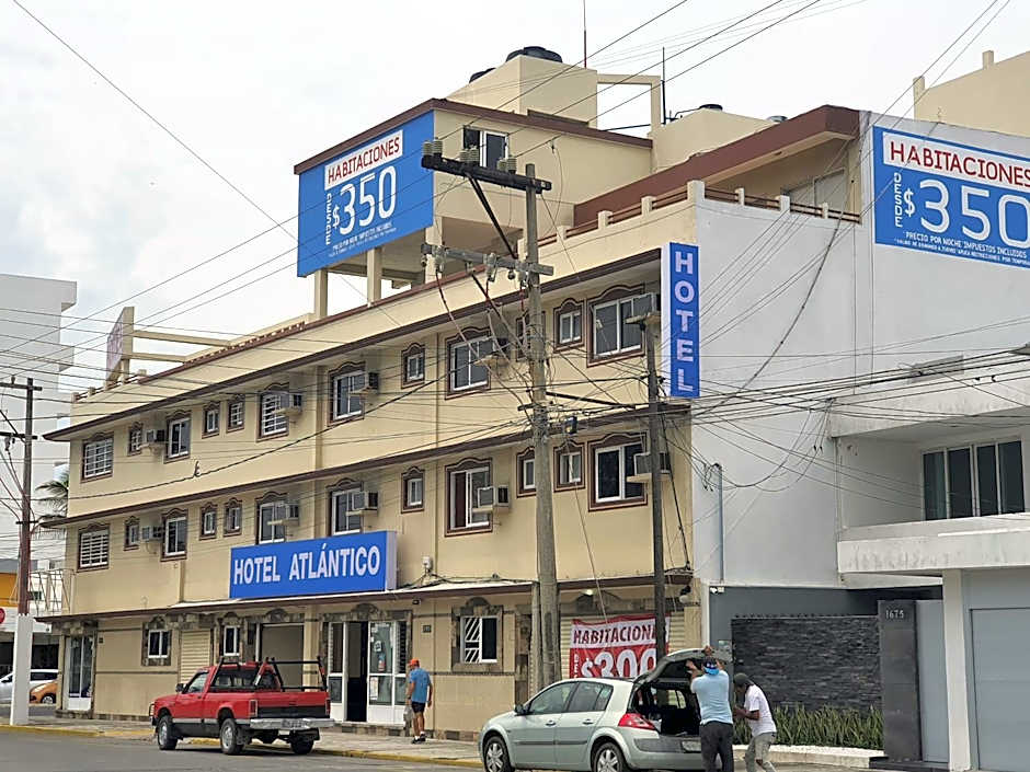 Hotel Atlantico a 150 mts de Playa Martí