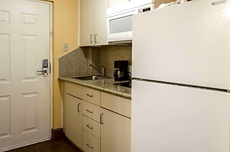 1 King Bed, Efficiency, Nonsmoking