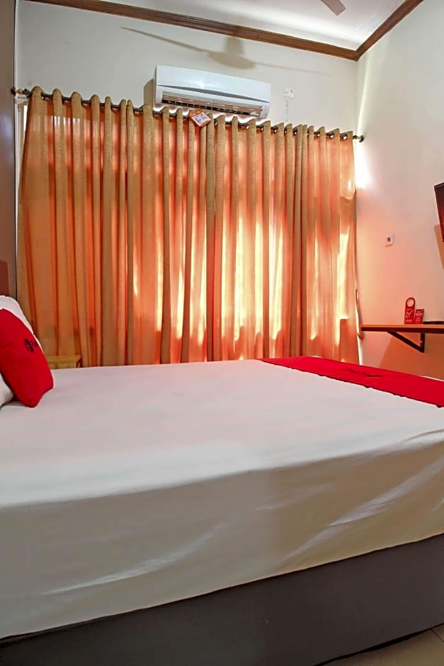RedDoorz near Pojok Beteng Prawirotaman
