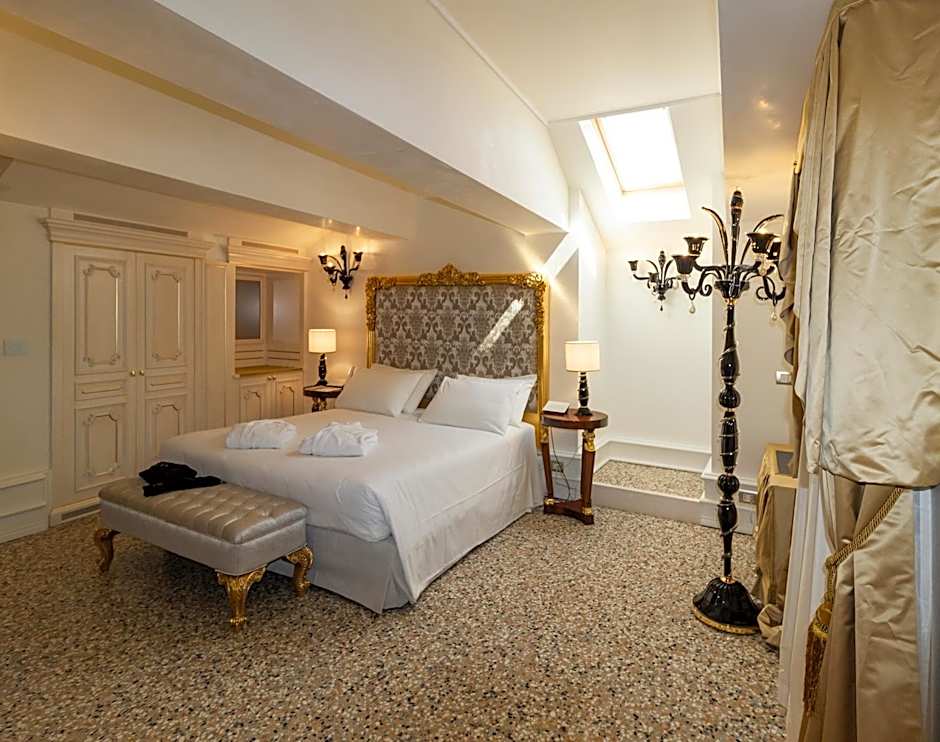 Ca' Bonfadini Historic Experience