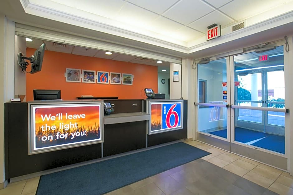 Motel 6-Brooklyn Center, MN - Minneapolis