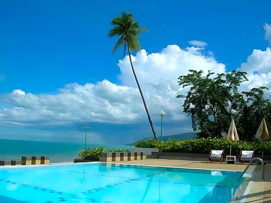 Khanom Golden Beach Hotel
