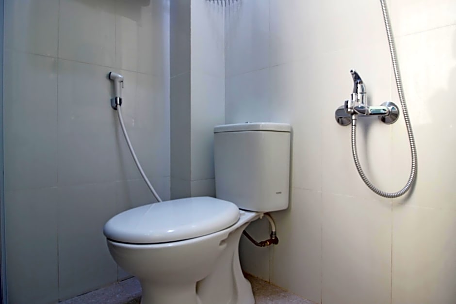 RedDoorz near Solo Balapan Station