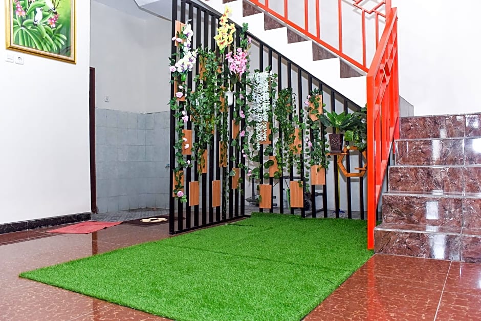 RedDoorz Syariah near Gelora Delta Sidoarjo 2