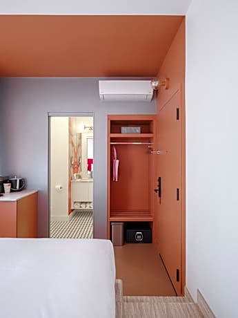 Standard Queen Room
