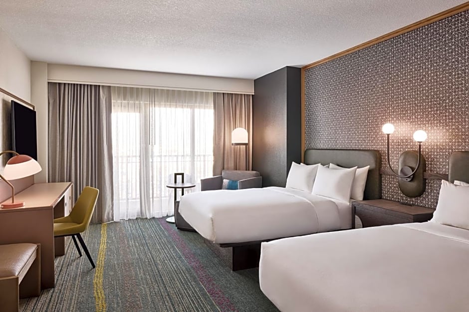 Renaissance by Marriott Phoenix Glendale Hotel & Spa