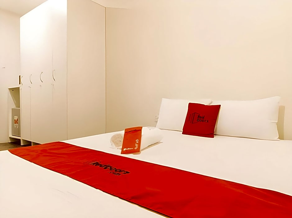 RedDoorz Hostel @ Deomar Hometel and Farm Cafe Vigan Ilocos 