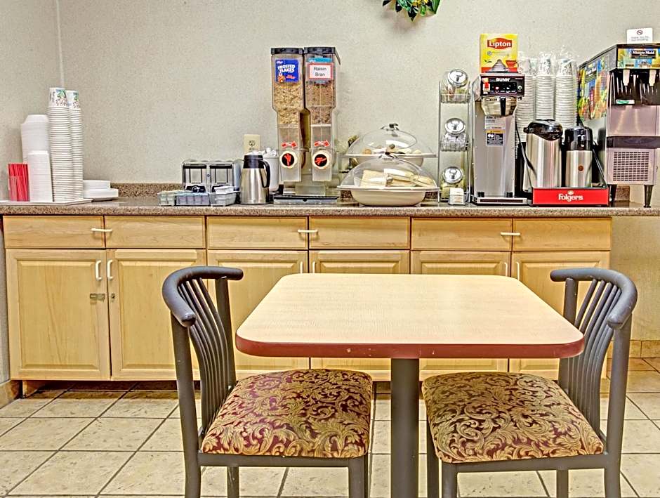 Howard Johnson by Wyndham Pikesville