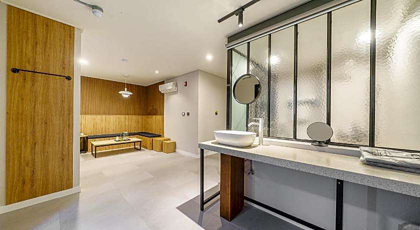 Restia Hotel Suwon Station Branch