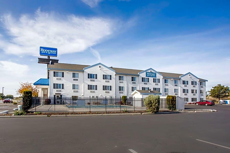 Rodeway Inn & Suites