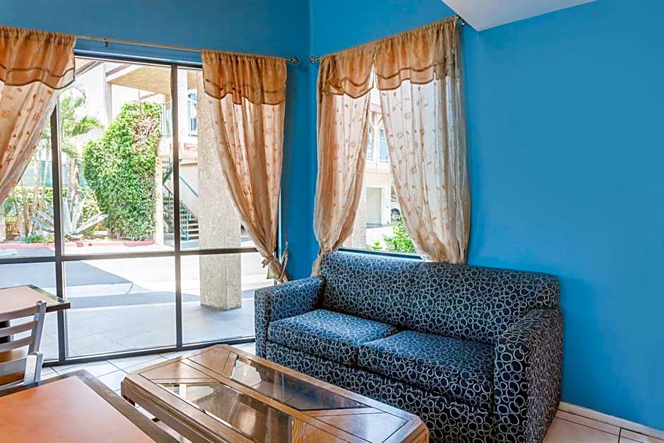 Howard Johnson by Wyndham Norco